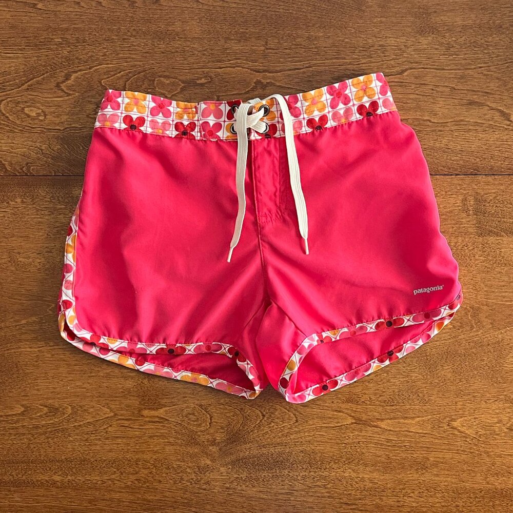 Patagonia hot pink floral board shorts S